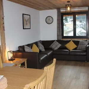 Just - Luna Morzine